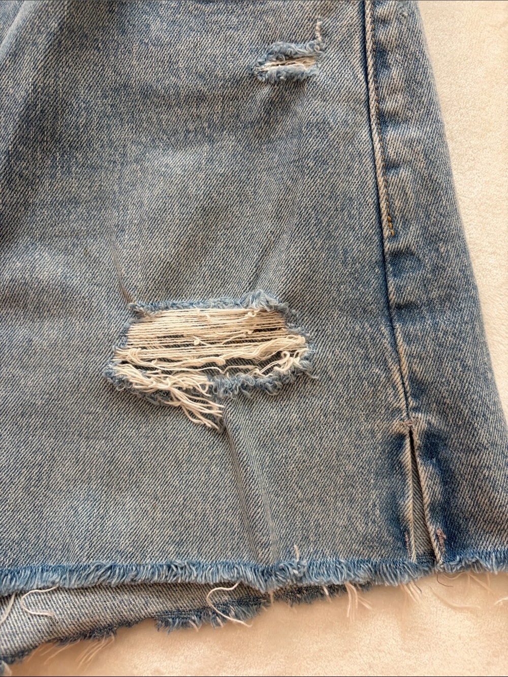Abercrombie & Fitch Mom shorts Light Blue High-Rise Distressed - 26 curve love - Picture 5 of 9